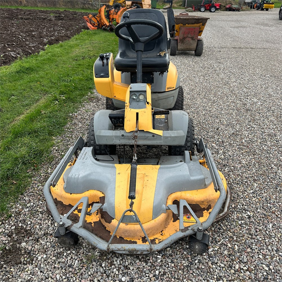 Stiga P901 Parkpro 25 4WD - Baštenska kosačica: slika 4 Stiga P901 Parkpro 25 4WD - Baštenska kosačica: slika 4
