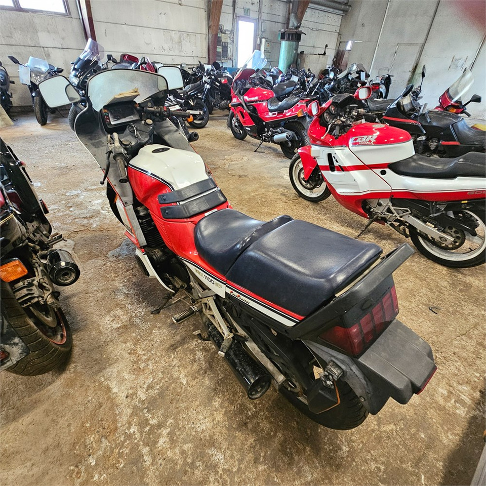 Suzuki GSX1100EF - Motocikl: slika 4 Suzuki GSX1100EF - Motocikl: slika 4