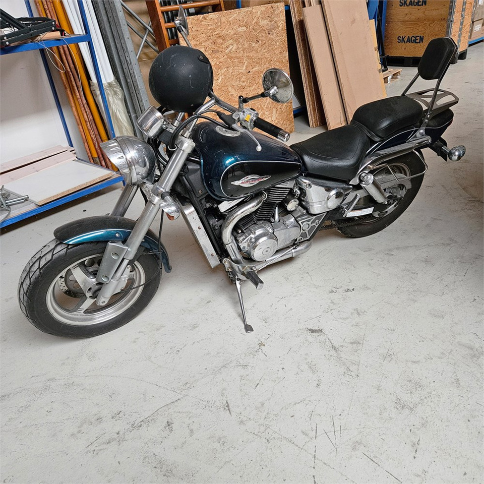 Suzuki Marauder VZ 800 - Motocikl: slika 1 Suzuki Marauder VZ 800 - Motocikl: slika 1