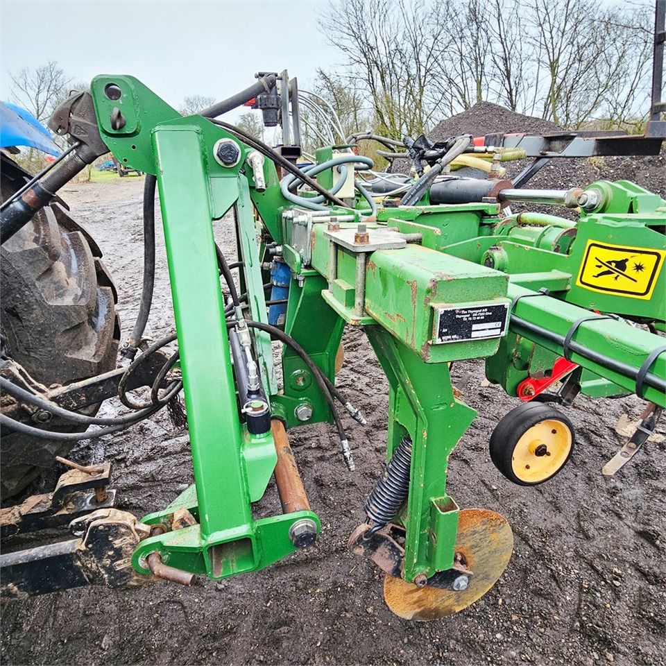 Lizing Thyregod Tim - 8 rows Thyregod Tim - 8 rows: slika 16 Lizing Thyregod Tim - 8 rows Thyregod Tim - 8 rows: slika 16