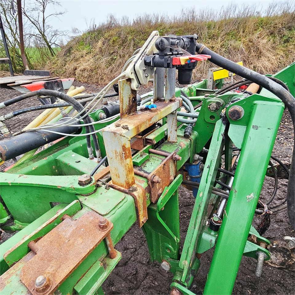 Lizing Thyregod Tim - 8 rows Thyregod Tim - 8 rows: slika 15 Lizing Thyregod Tim - 8 rows Thyregod Tim - 8 rows: slika 15