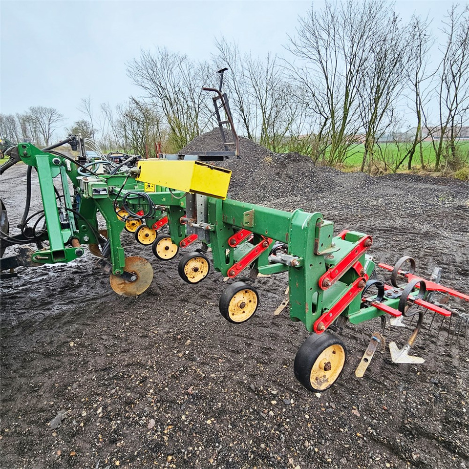 Lizing Thyregod Tim - 8 rows Thyregod Tim - 8 rows: slika 6 Lizing Thyregod Tim - 8 rows Thyregod Tim - 8 rows: slika 6