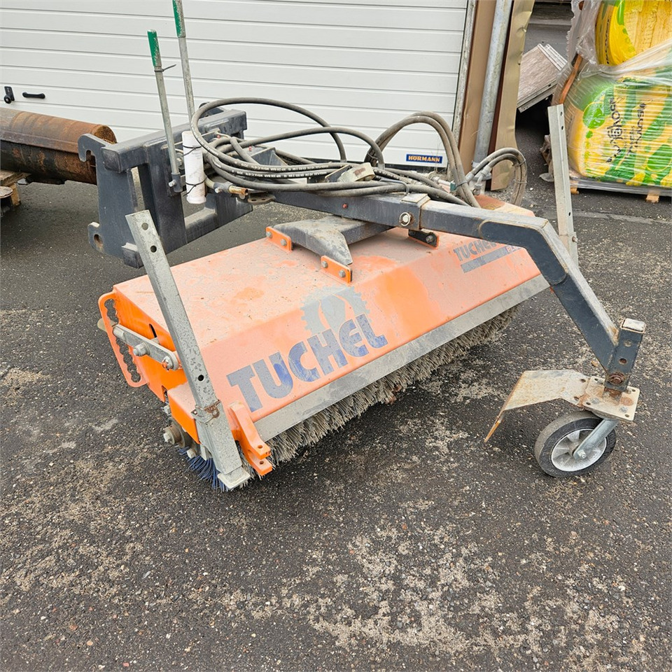 Tuchel Plus 590 - 135 - Metle: slika 1 Tuchel Plus 590 - 135 - Metle: slika 1
