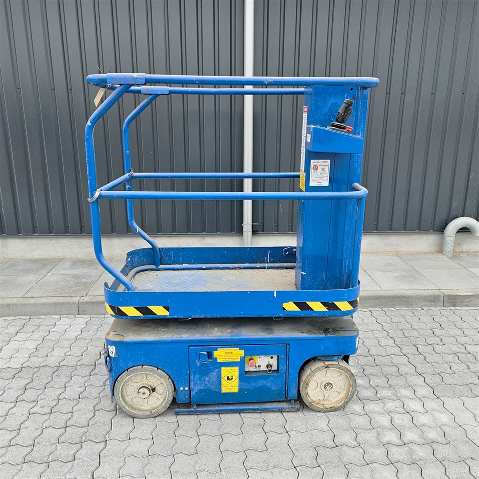 UpRight TM12 - Jarbolna penjajuća platforma: slika 1 UpRight TM12 - Jarbolna penjajuća platforma: slika 1