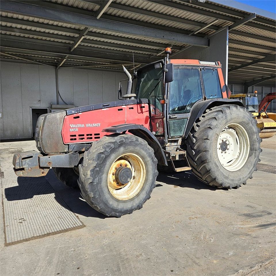 Valmet Valtra 8450 - Traktor: slika 1 Valmet Valtra 8450 - Traktor: slika 1
