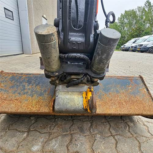 Mini bager Volvo EC20 E: slika 28