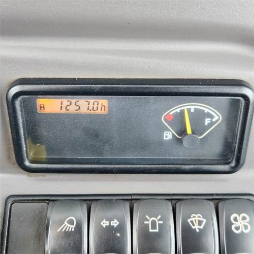 Mini bager Volvo EC20 E: slika 19