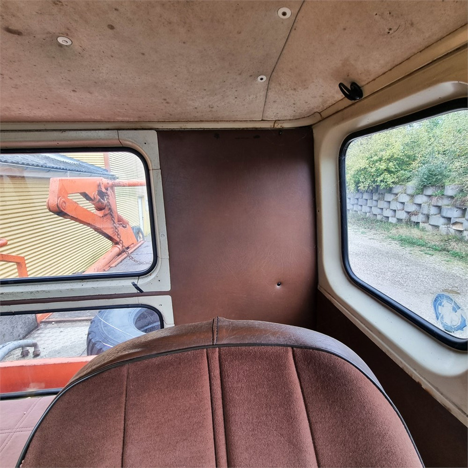 Kamion za utovaranje kontejnera Volvo F 88: slika 20