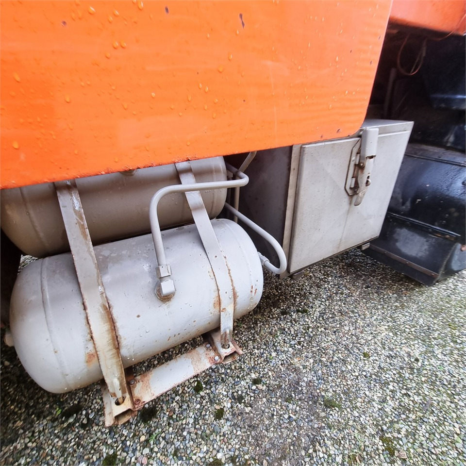 Kamion za utovaranje kontejnera Volvo F 88: slika 30