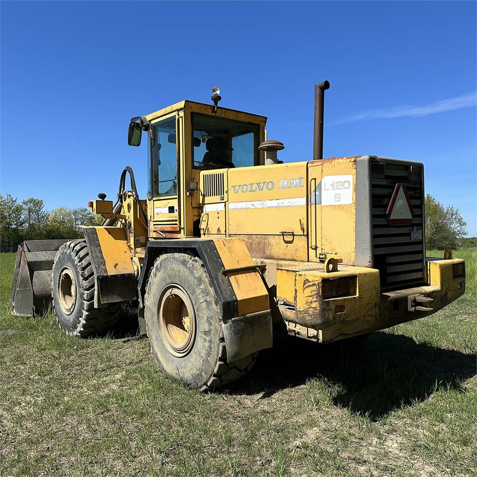 Volvo L120 - Utovarivač točkaš: slika 4 Volvo L120 - Utovarivač točkaš: slika 4