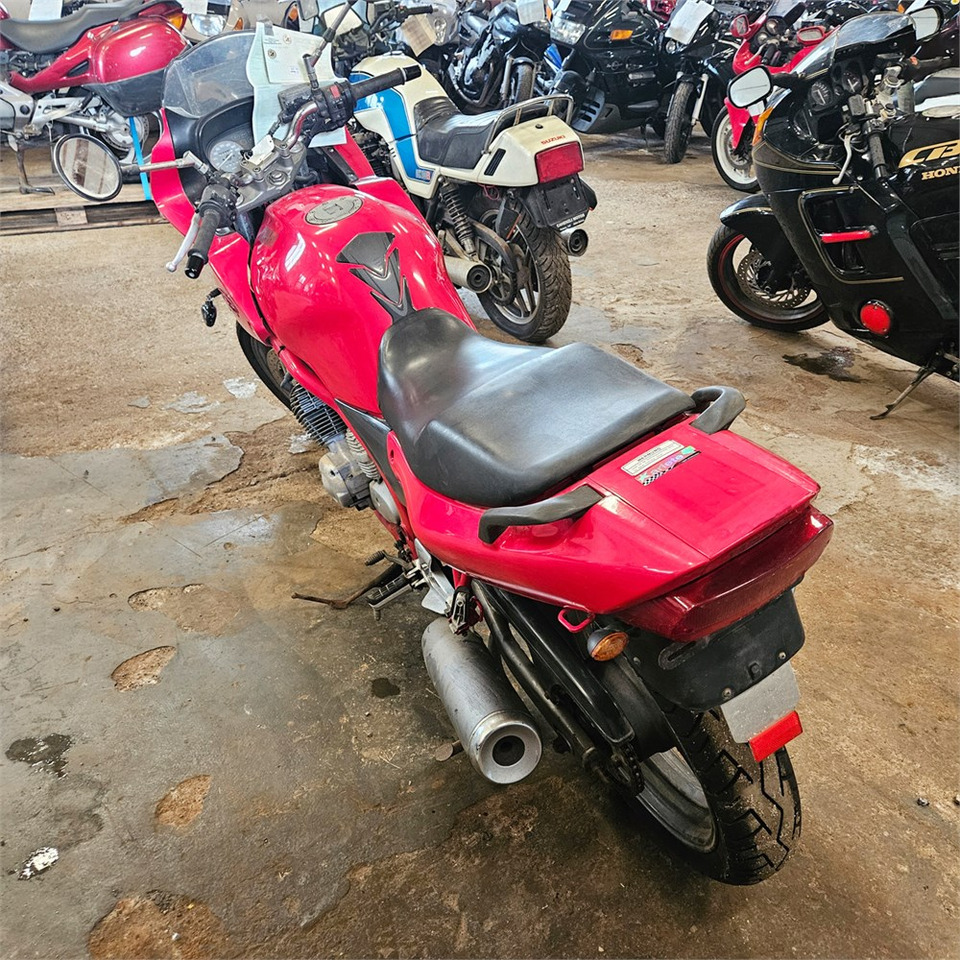 Yamaha XJ600 Diversion - Motocikl: slika 3 Yamaha XJ600 Diversion - Motocikl: slika 3