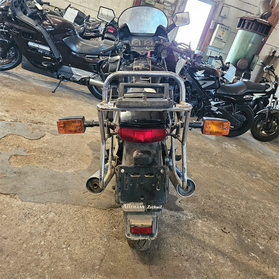 Yamaha XZ550 - Motocikl: slika 4 Yamaha XZ550 - Motocikl: slika 4