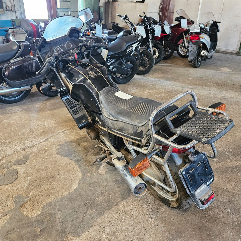 Yamaha XZ550 - Motocikl: slika 3 Yamaha XZ550 - Motocikl: slika 3