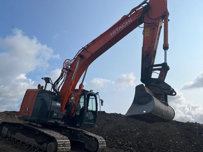 Hitachi ZX 225USLC-5B - Bager guseničar: slika 2 Hitachi ZX 225USLC-5B - Bager guseničar: slika 2