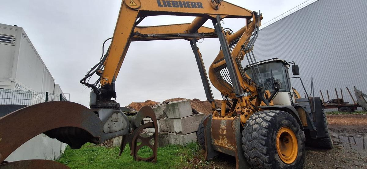 Liebherr L580 - Utovarivač točkaš: slika 1 Liebherr L580 - Utovarivač točkaš: slika 1
