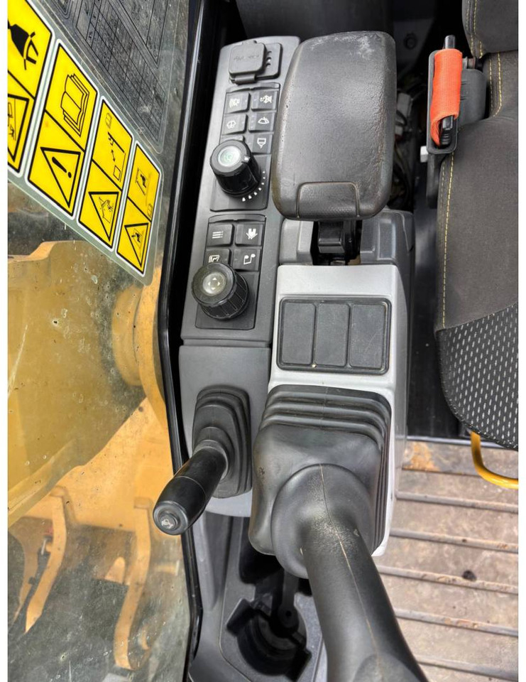 Bager guseničar CAT 307.5: slika 25 Bager guseničar CAT 307.5: slika 25