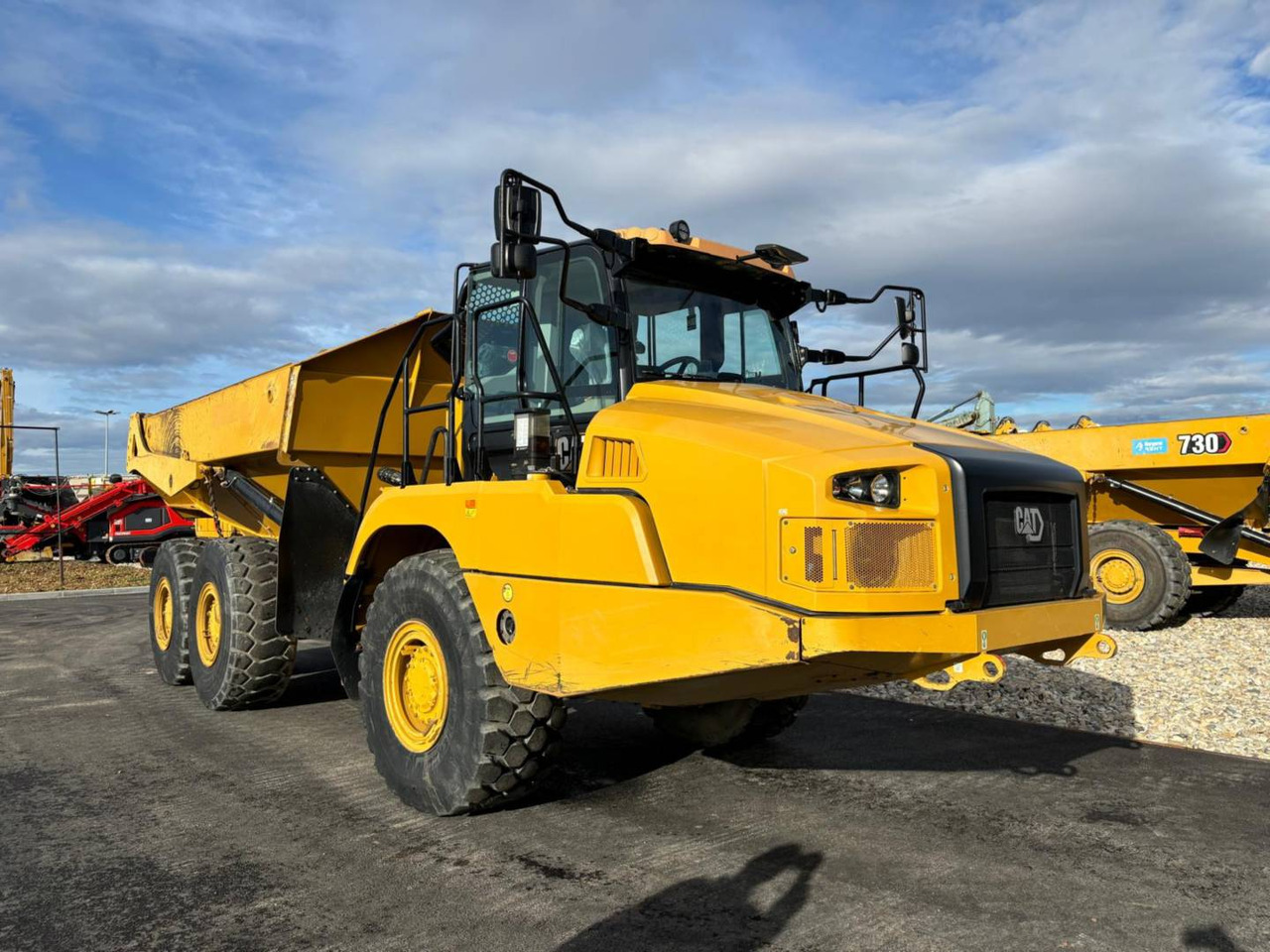 CAT 730 - Zglobni kiper: slika 2 CAT 730 - Zglobni kiper: slika 2