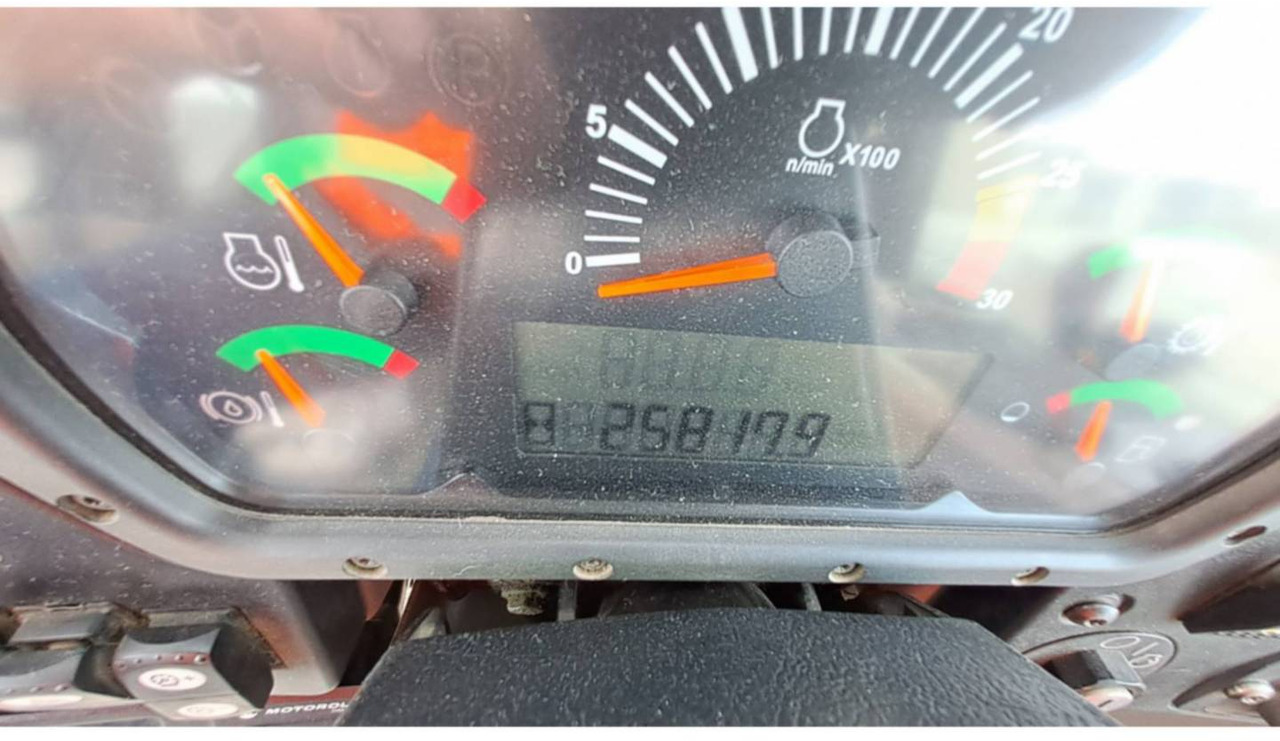 CAT 777F - Kiper sa krutom šasijom/ Kiper za kamen: slika 5 CAT 777F - Kiper sa krutom šasijom/ Kiper za kamen: slika 5