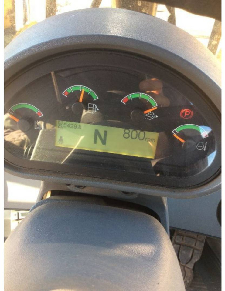 CAT 938M - Utovarivač točkaš: slika 3 CAT 938M - Utovarivač točkaš: slika 3