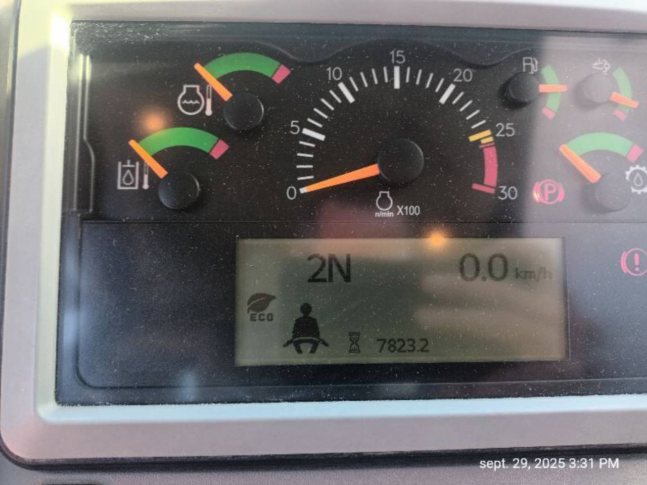 CAT 966M - Utovarivač točkaš: slika 5 CAT 966M - Utovarivač točkaš: slika 5