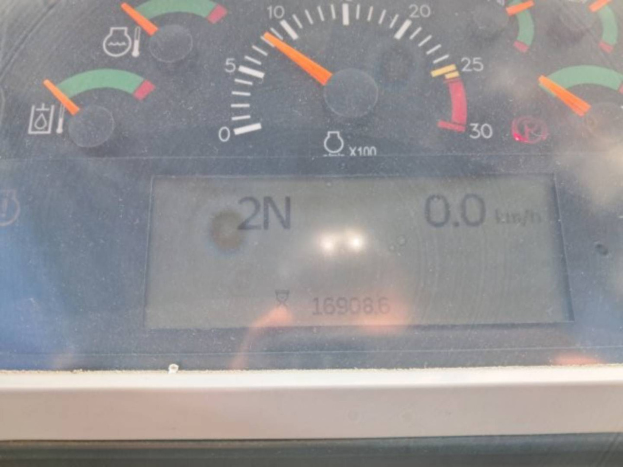 CAT 972M - Utovarivač točkaš: slika 5 CAT 972M - Utovarivač točkaš: slika 5