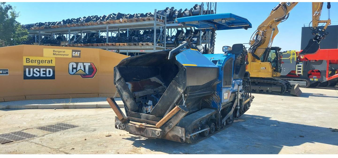 CAT AP355F - Asfaltni finišer: slika 1 CAT AP355F - Asfaltni finišer: slika 1
