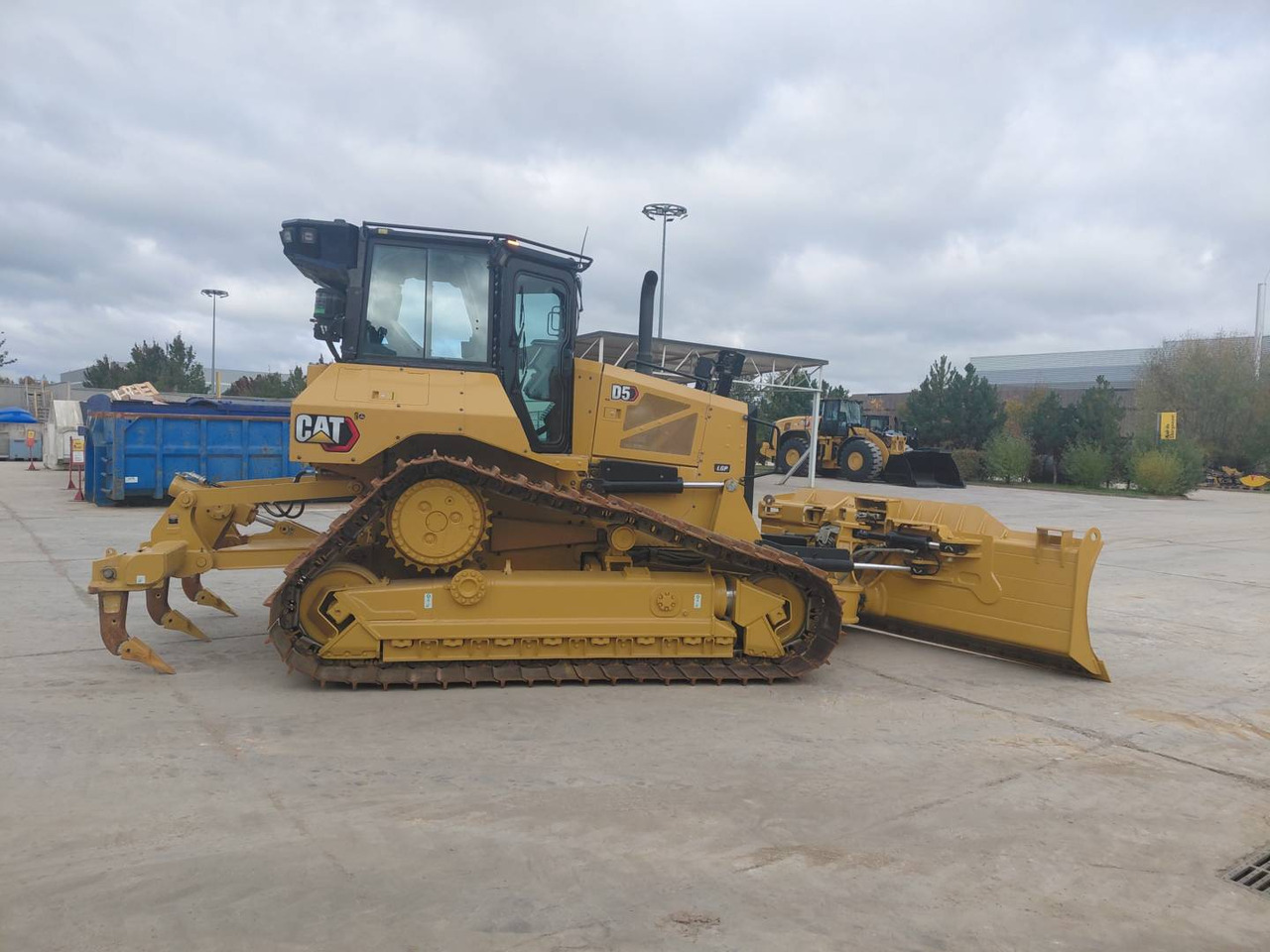 CAT D5 - Buldožer: slika 5 CAT D5 - Buldožer: slika 5