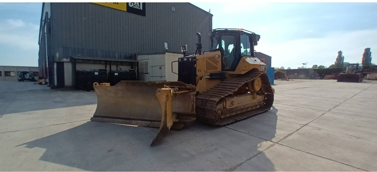 CAT D5 - Buldožer: slika 1 CAT D5 - Buldožer: slika 1