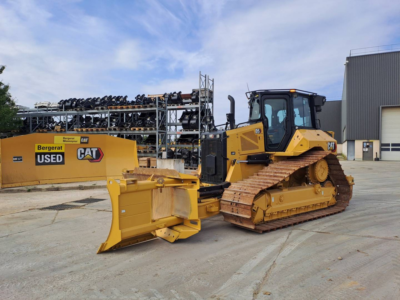 CAT D5 - Buldožer: slika 2 CAT D5 - Buldožer: slika 2