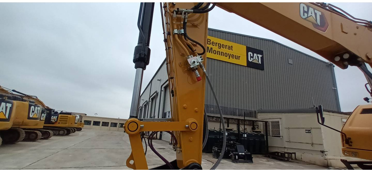 Bager točkaš CAT M314: slika 24