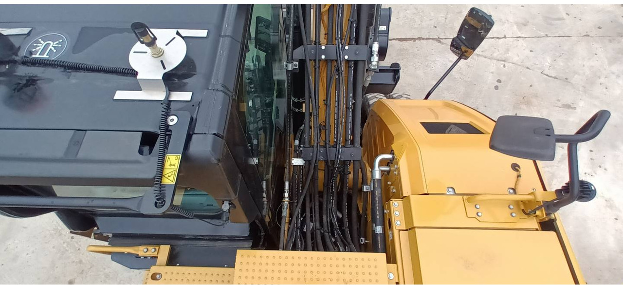 Bager točkaš CAT M314: slika 32