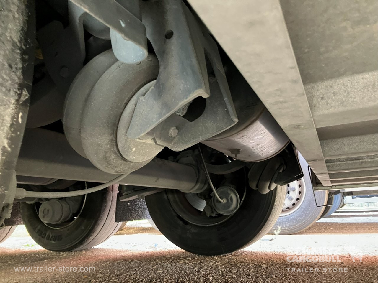 SCHMITZ Semiremolque Frigo Standard Double deck - Izotermička poluprikolica: slika 4 SCHMITZ Semiremolque Frigo Standard Double deck - Izotermička poluprikolica: slika 4