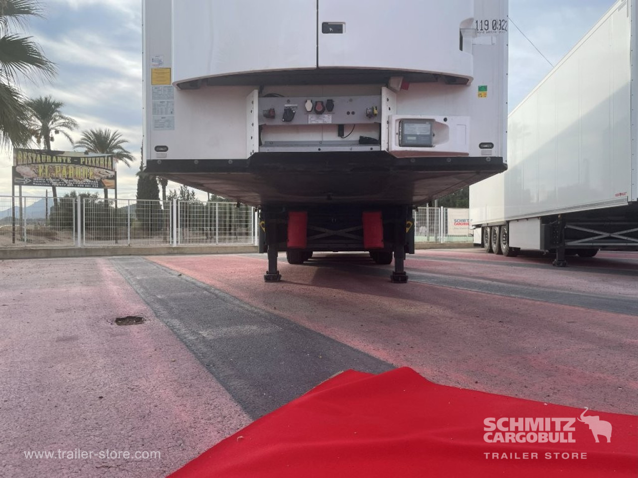 SCHMITZ Semiremolque Frigo Standard - Izotermička poluprikolica: slika 2 SCHMITZ Semiremolque Frigo Standard - Izotermička poluprikolica: slika 2