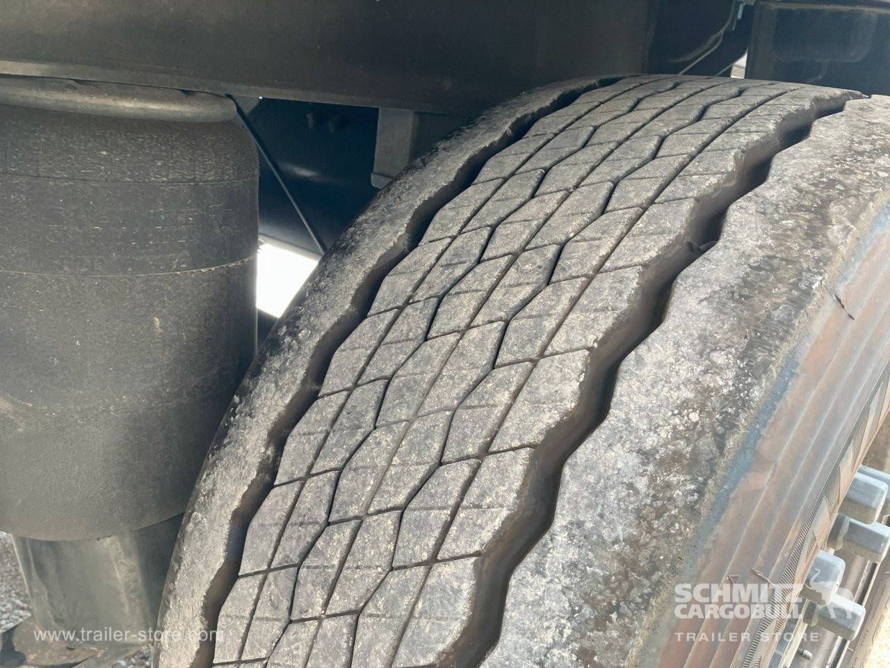 SCHMITZ Semiremolque Frigo Standard - Izotermička poluprikolica: slika 5 SCHMITZ Semiremolque Frigo Standard - Izotermička poluprikolica: slika 5
