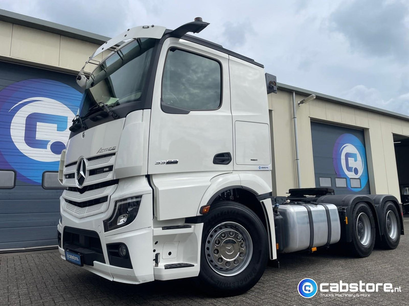 Mercedes-Benz Actros 3363 6x4 SLT Euro 6 3363 6x4 SLT Euro 6 - Zwaartransport - Heavy Load - Schwertransporte - 140 Ton - Year 2024 - Km 35.788 !! - Turbo Retarder Clutch - LIKE NEW !! - Tegljač: slika 2 Mercedes-Benz Actros 3363 6x4 SLT Euro 6 3363 6x4 SLT Euro 6 - Zwaartransport - Heavy Load - Schwertransporte - 140 Ton - Year 2024 - Km 35.788 !! - Turbo Retarder Clutch - LIKE NEW !! - Tegljač: slika 2
