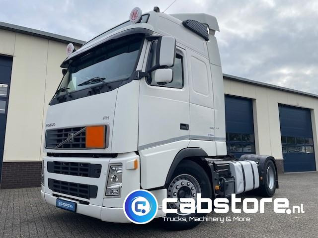 Volvo FH 400 4X2 Euro 5 - VEB+ Brake - Globetrotter - I-Shift - 2 tanks - Bouwjaar 2007 - Km 1.097.798 - Tegljač: slika 2 Volvo FH 400 4X2 Euro 5 - VEB+ Brake - Globetrotter - I-Shift - 2 tanks - Bouwjaar 2007 - Km 1.097.798 - Tegljač: slika 2