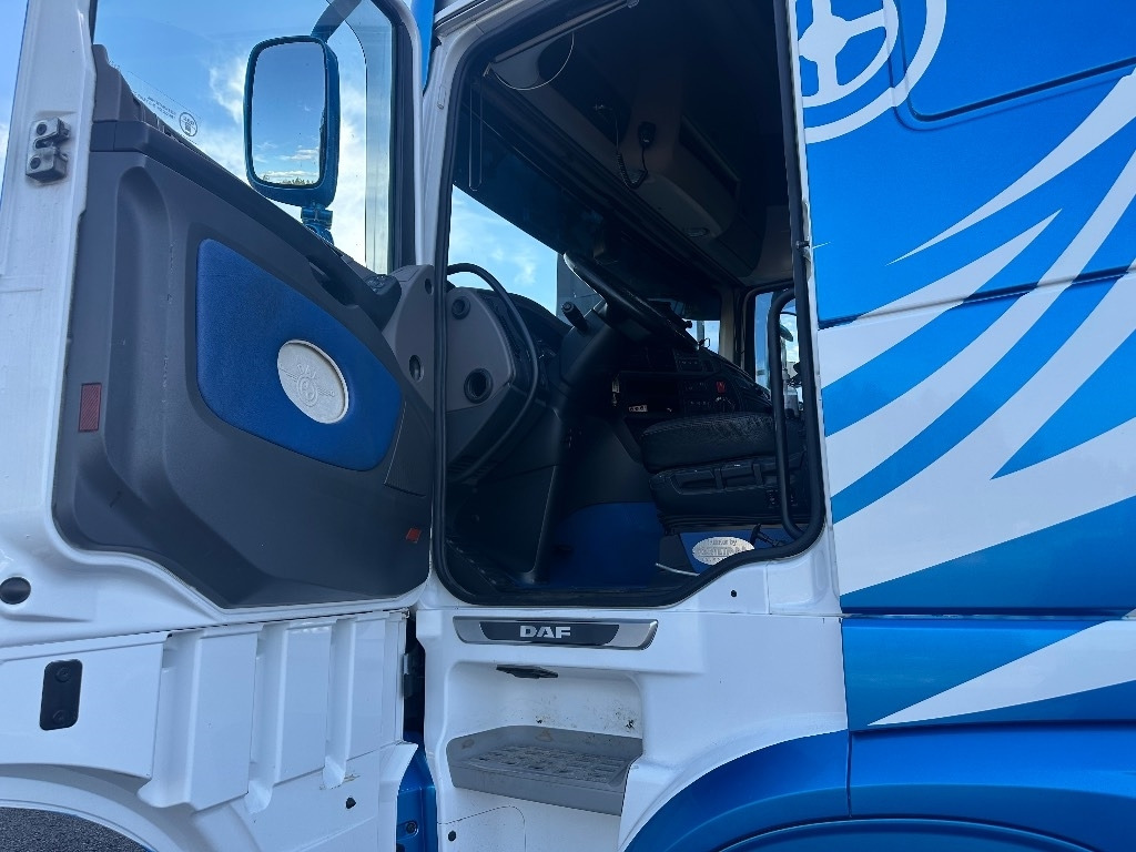 Kamion sa hidrauličnom kukom DAF XF 530 6x2*4: slika 14