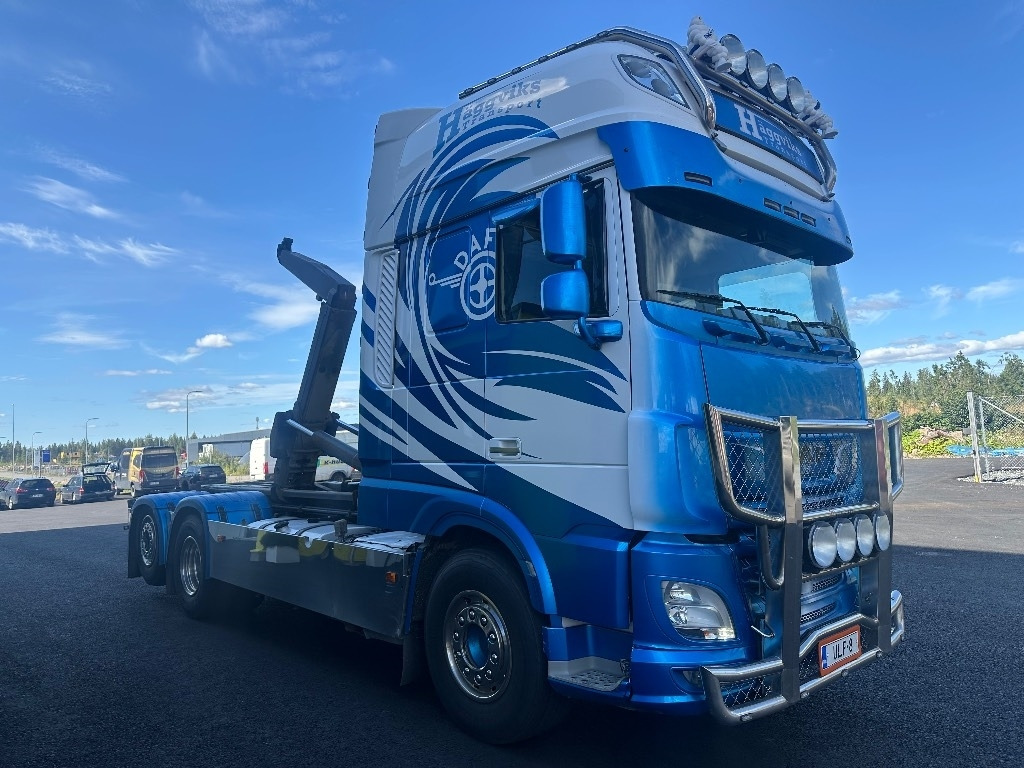 DAF XF 530 6x2*4 - Kamion sa hidrauličnom kukom: slika 3 DAF XF 530 6x2*4 - Kamion sa hidrauličnom kukom: slika 3