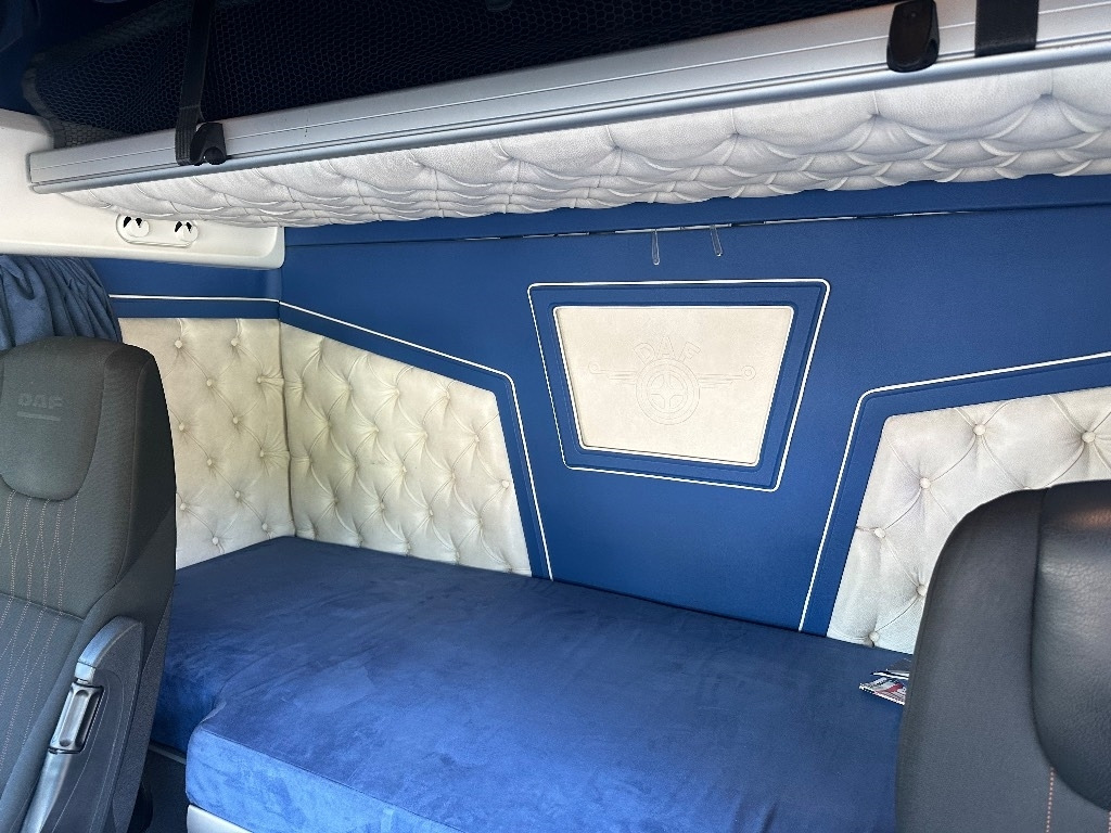 Kamion sa hidrauličnom kukom DAF XF 530 6x2*4: slika 16