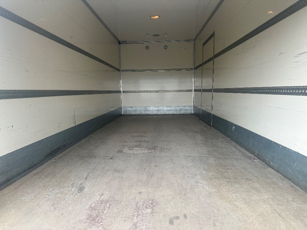 Kamion sa zatvorenim sandukom Iveco Eurocargo 100 E22: slika 8 Kamion sa zatvorenim sandukom Iveco Eurocargo 100 E22: slika 8