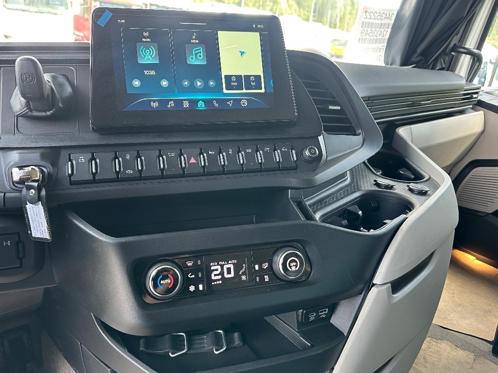 Novu Kamion sa golom šasijom i zatvorenom kabinom Iveco S-Way AS26S50 NP 2xLNG 6x2*4: slika 13