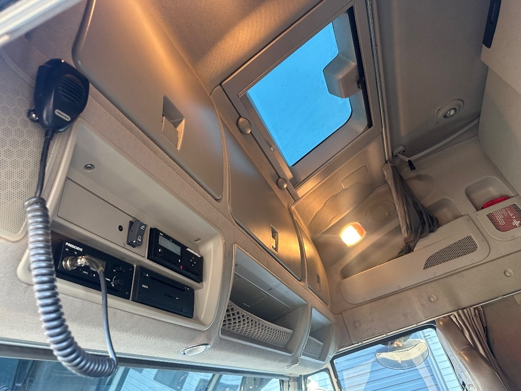 Kamion sa hidrauličnom kukom Iveco Stralis 560 8x4*4: slika 15 Kamion sa hidrauličnom kukom Iveco Stralis 560 8x4*4: slika 15