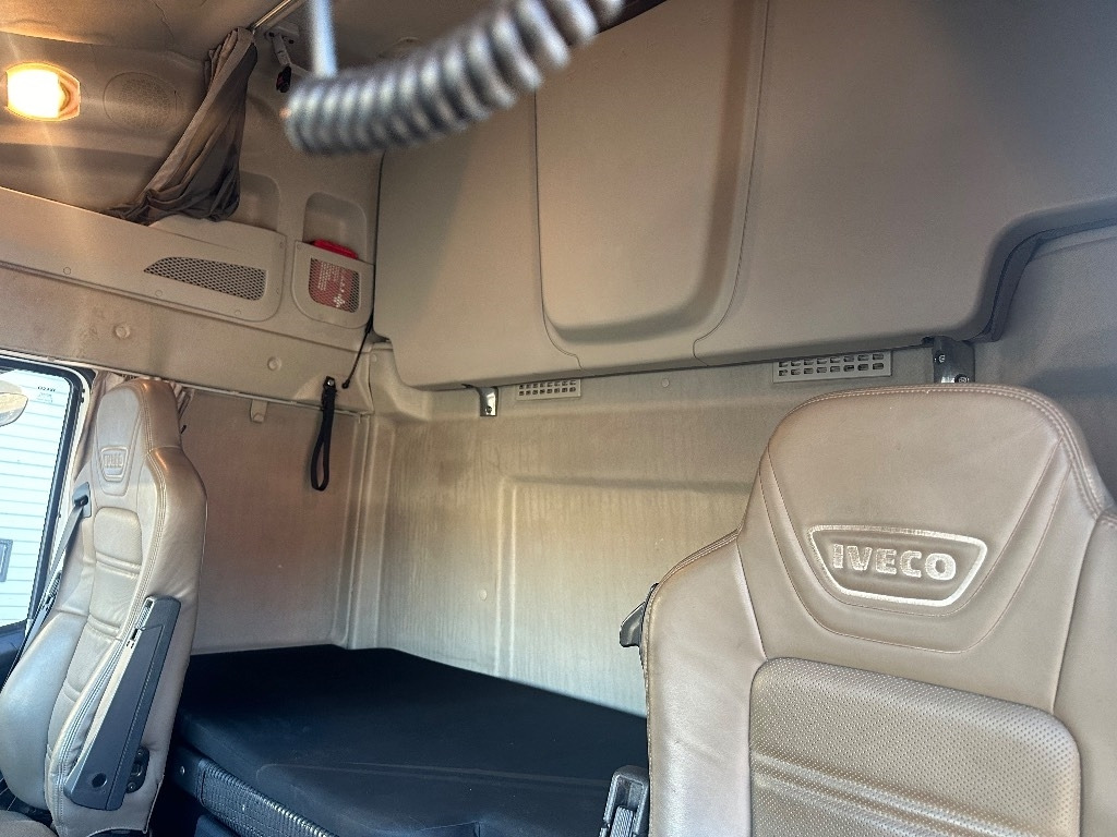 Kamion sa hidrauličnom kukom Iveco Stralis 560 8x4*4: slika 14 Kamion sa hidrauličnom kukom Iveco Stralis 560 8x4*4: slika 14