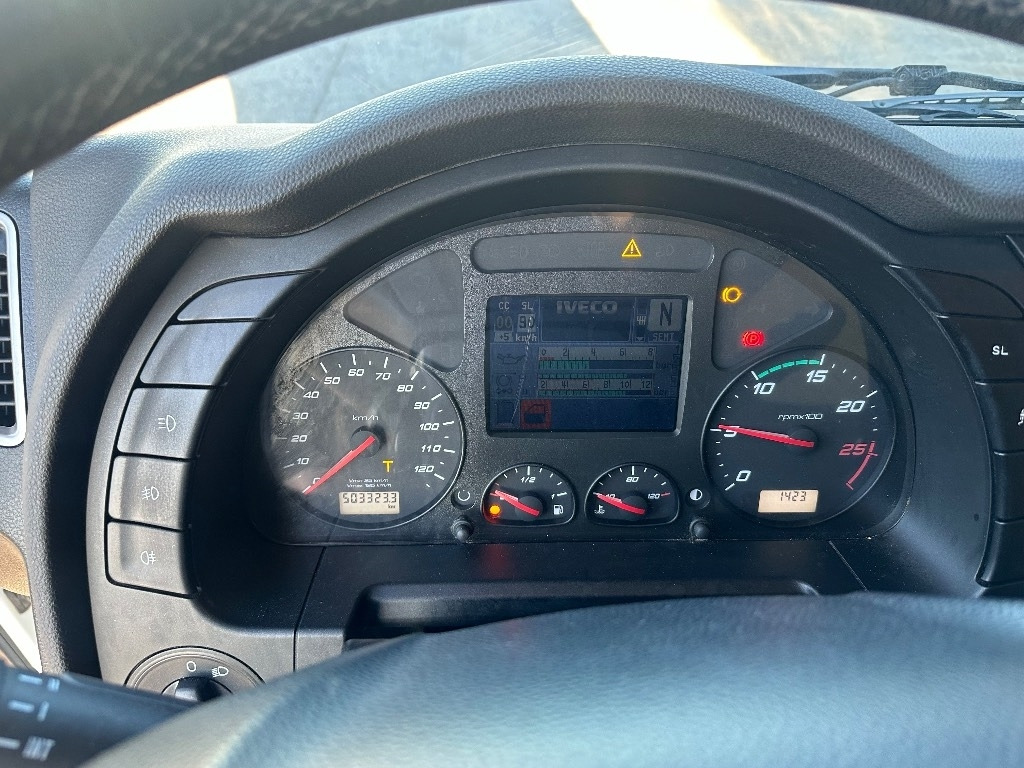 Kamion sa hidrauličnom kukom Iveco Stralis 560 8x4*4: slika 16 Kamion sa hidrauličnom kukom Iveco Stralis 560 8x4*4: slika 16