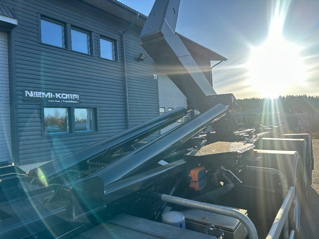 Kamion sa hidrauličnom kukom Iveco Stralis 560 8x4*4: slika 10 Kamion sa hidrauličnom kukom Iveco Stralis 560 8x4*4: slika 10