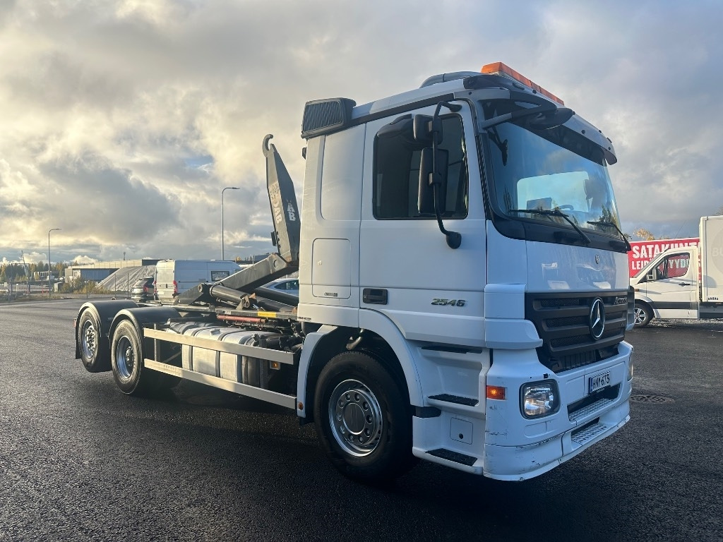 Mercedes-Benz Actros 2545 L 6x2 - Kamion sa hidrauličnom kukom: slika 3 Mercedes-Benz Actros 2545 L 6x2 - Kamion sa hidrauličnom kukom: slika 3