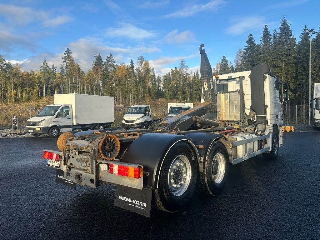 Mercedes-Benz Actros 2545 L 6x2 - Kamion sa hidrauličnom kukom: slika 4 Mercedes-Benz Actros 2545 L 6x2 - Kamion sa hidrauličnom kukom: slika 4