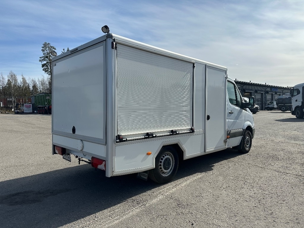 Mercedes-Benz Sprinter 316 Huoltoauto - Dostavno vozilo sa zatvorenim sandukom: slika 4 Mercedes-Benz Sprinter 316 Huoltoauto - Dostavno vozilo sa zatvorenim sandukom: slika 4