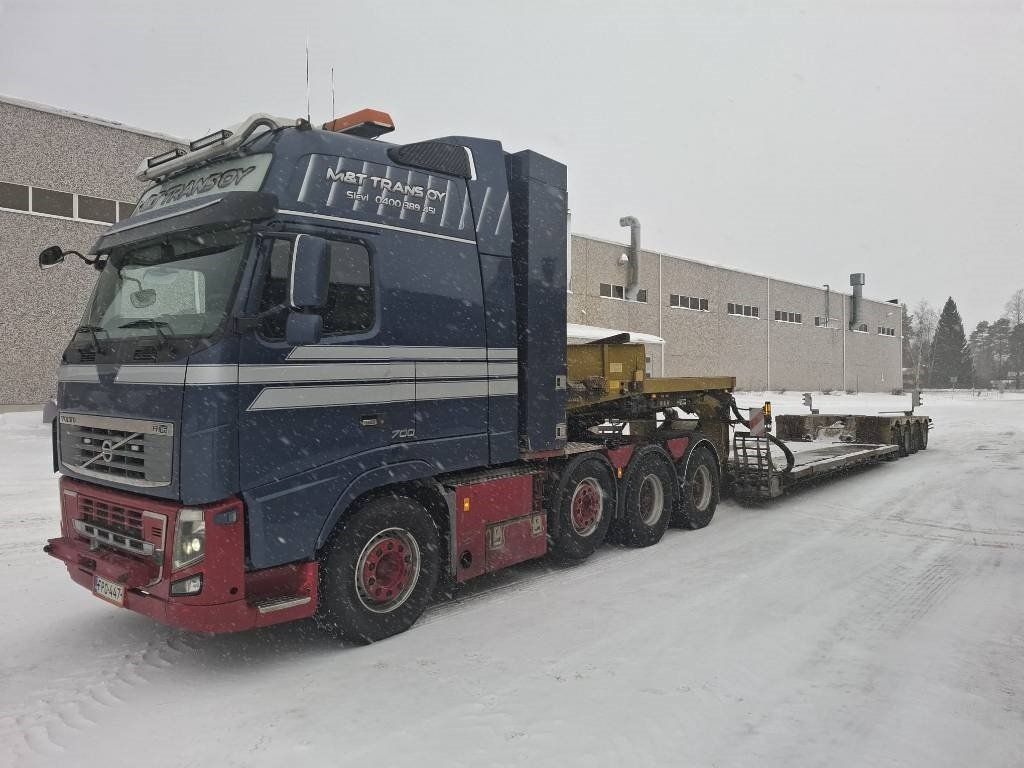 Volvo FH16 700 8x4 XXL GLOBE + Faymonville 4aks kehto - Tegljač: slika 1 Volvo FH16 700 8x4 XXL GLOBE + Faymonville 4aks kehto - Tegljač: slika 1