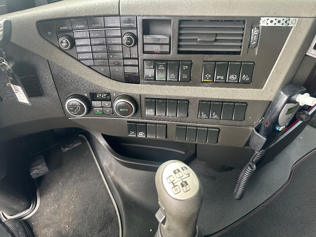 Kamion sa hidrauličnom kukom Volvo FH13 540 6x2 Manuaali: slika 16
